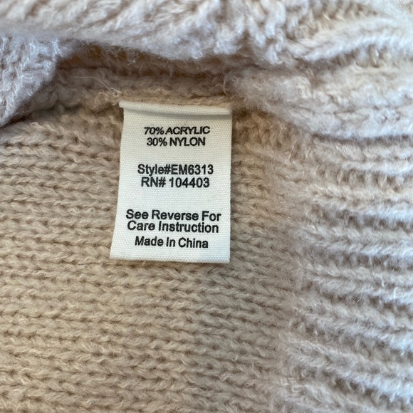 E & M long sleeve loose knit lightweight pull over sweater. Natural/beige. Large - Picture 6 of 13